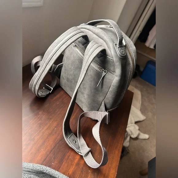 Matt & Nat • OLLY VEGAN BACKPACK - SUEDE - Picture 3 of 9